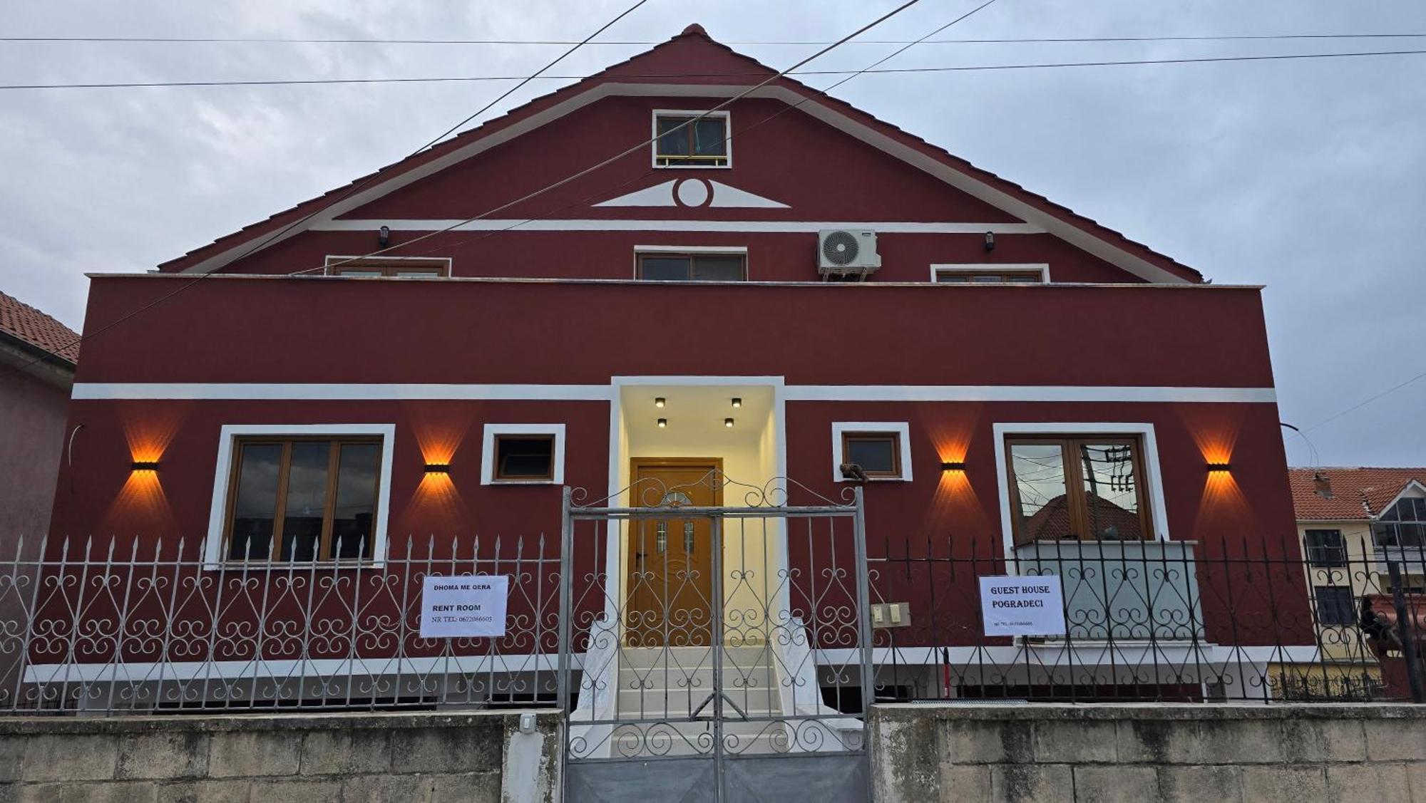 Guest House Pogradeci ภายนอก รูปภาพ