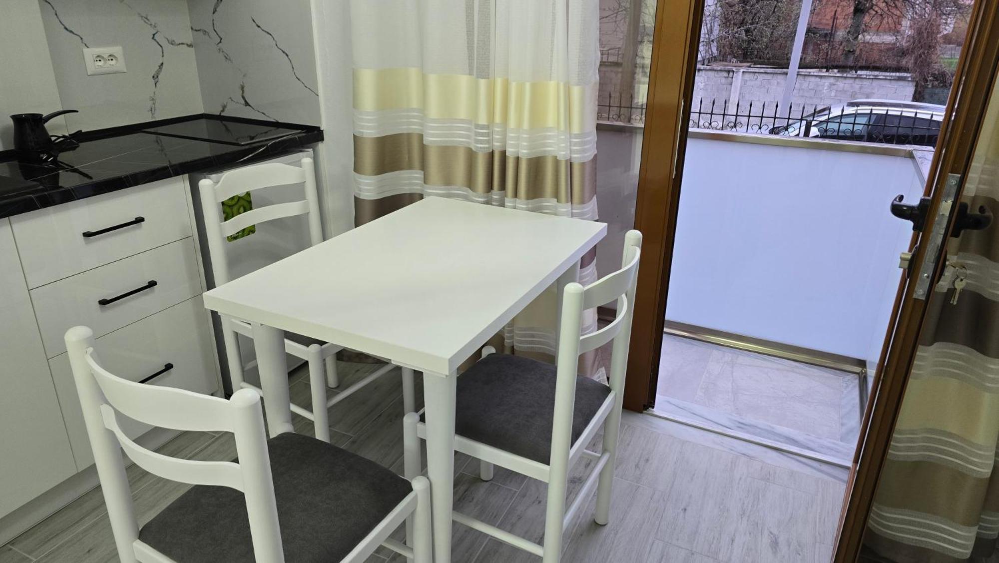 Guest House Pogradeci ภายนอก รูปภาพ