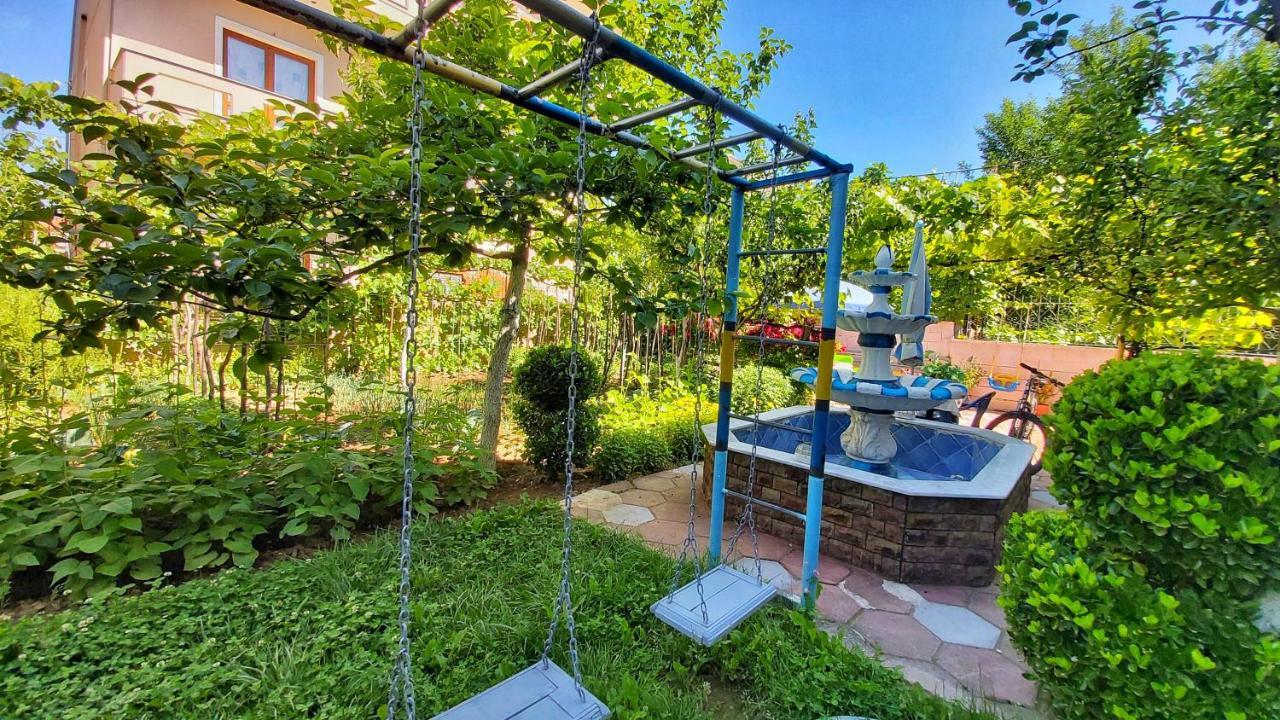 Guest House Pogradeci ภายนอก รูปภาพ